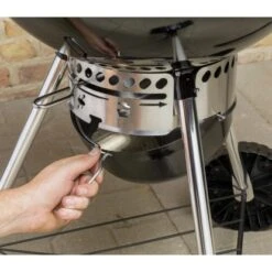 Weber Holzkohle-Kugelgrill Master-Touch GBS E-5750 Ø 57 Cm Schwarz 15 Weber Holzkohle-Kugelgrill Master-Touch GBS E-5750 Ø 57 Cm Schwarz -Grill und Flamme 4473443 CU01
