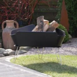 VASNER Merive M1 Feuerschale Niedrig Abgerundet Schwarz -Grill und Flamme sign garten terrasse mood2 1